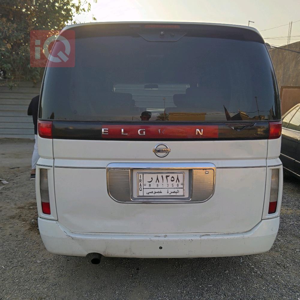 نیسان ئێلگراند